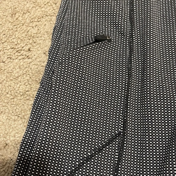 Lululemon cadence crusher tights tiny geo black white Sz 8 - Picture 8 of 8